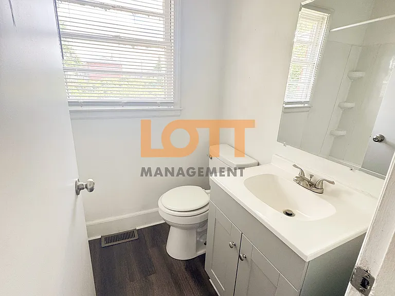 1009 Hampton Ave #4 — Photo 8