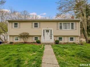 20 Willow Ln, Ledyard, CT 06339