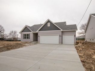 135 Edgeworth Ave, Maryland Heights, MO 63043
