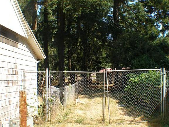 2nd image of 16430 Lake Forest Blvd