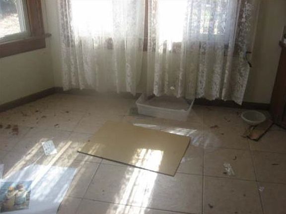 2nd image of 311 E Alabama Ave