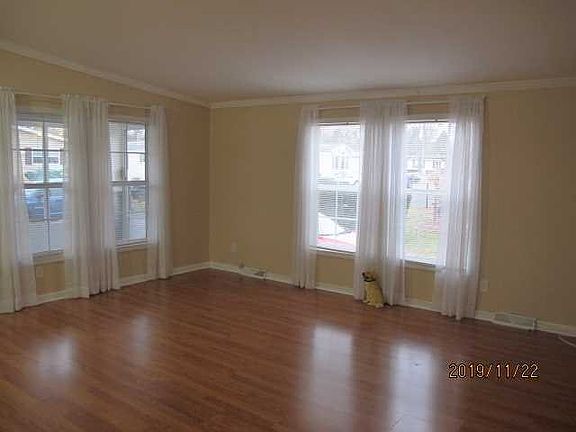 5th image of 83 S Kerry Ct