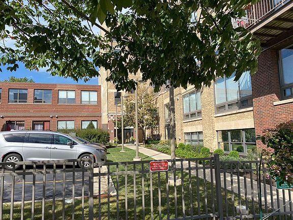 2nd image of 234 E Reservoir Ave Unit 504