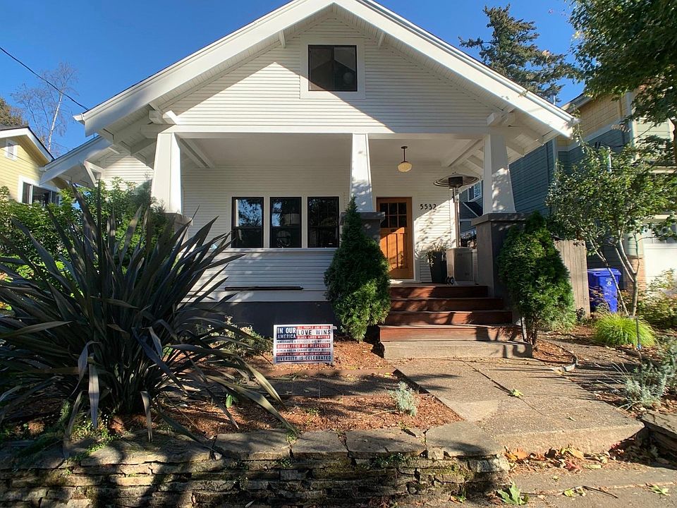 1920 Craftsman that has been modernized while keeping the original character.
