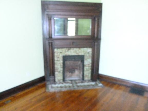 4th image of 1215 Marlowe Ave