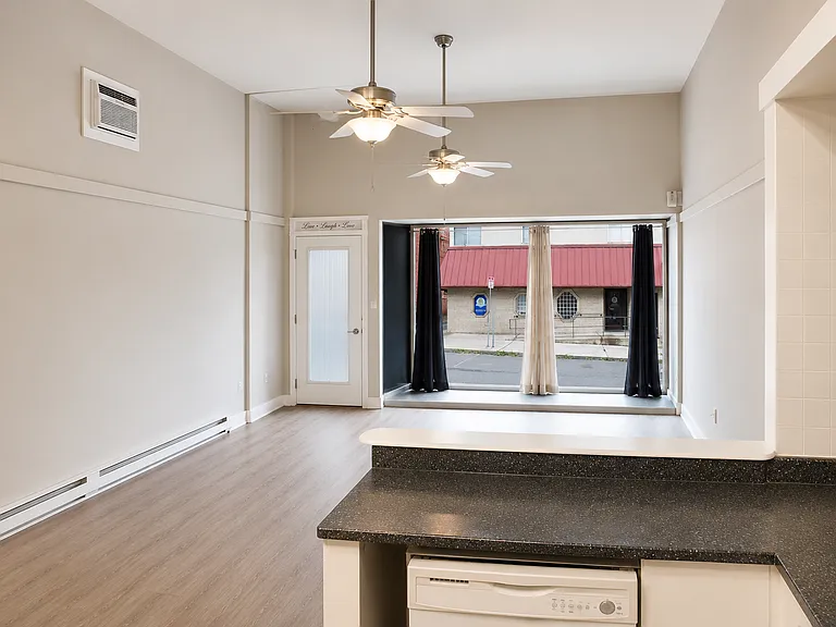 621 W Market St #1 — Photo 6