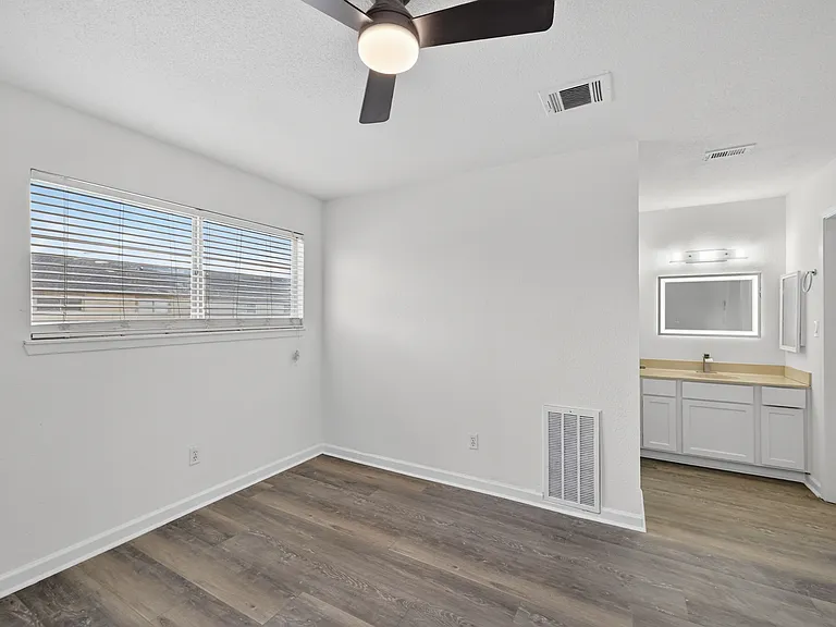 6111 Beverly Hill St #7 — Photo 14