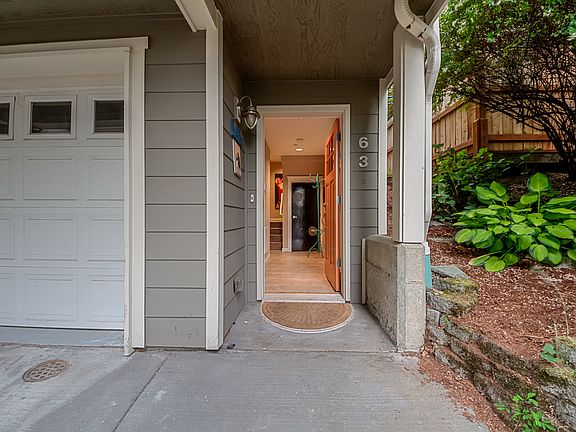 Townhouse Entry