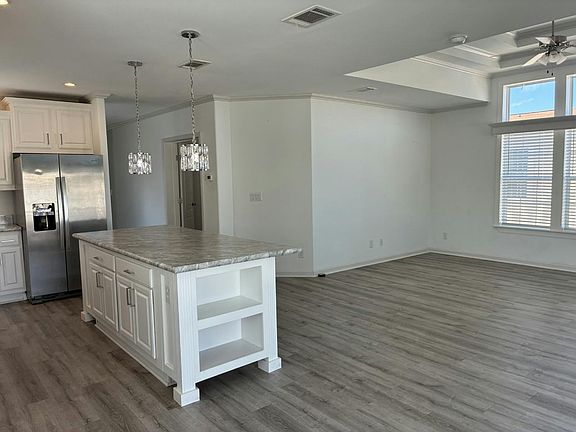 4th image of 19228 Potomac Cir #699