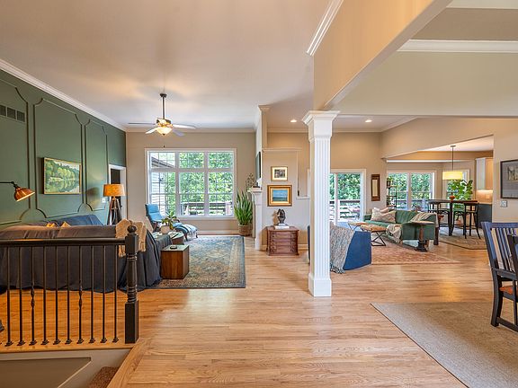 4th image of 3806 Creekfront Way
