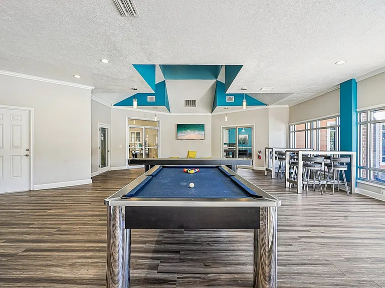 41-web-or-mls-SW 27th St-1212-909