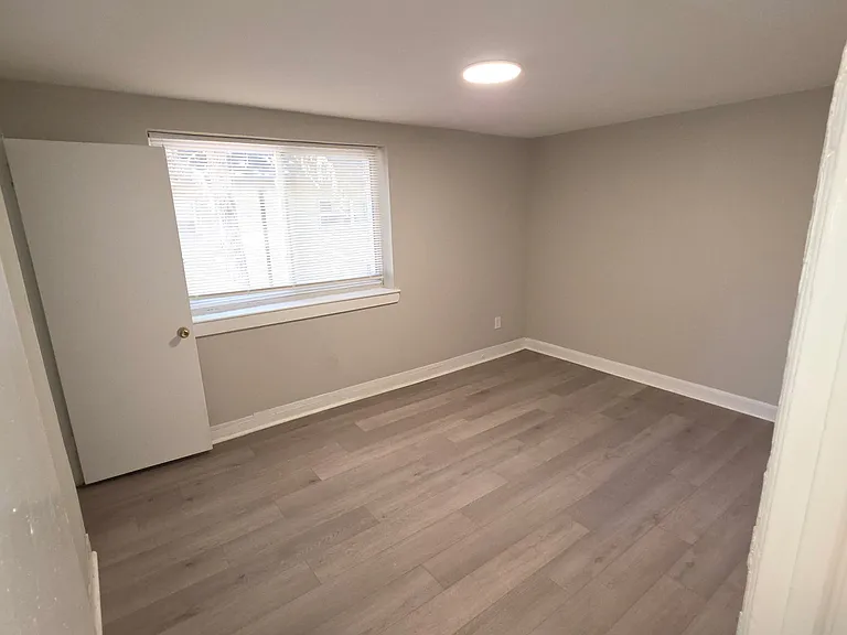 607 W Maple Ave #4 — Photo 6
