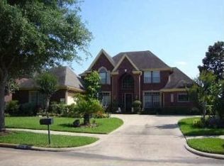 214 Sanderling Ln, Sugar Land, TX 77478