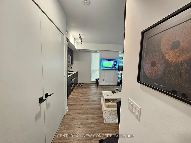 327 King St W #1502 — Photo 9