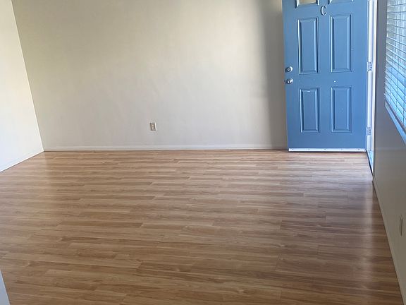 2nd image of 2622 Vanderbilt Ln #C