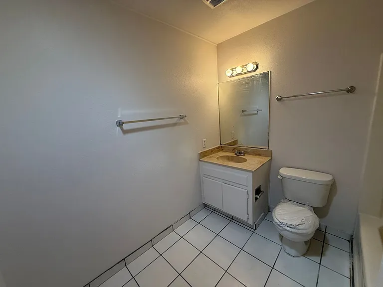 15991 N Culver Rd — Photo 19