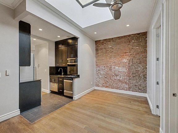4th image of 420 W 51st St APT 5