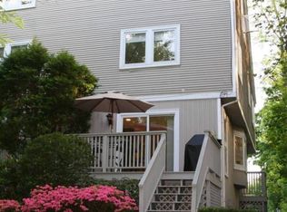 3 River Ave APT 3B, Greenwich, CT 06830