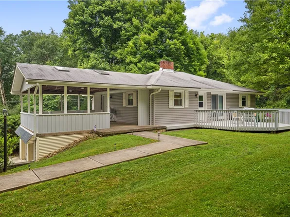 125 Glen Rape Rd, Zelienople, PA 16063