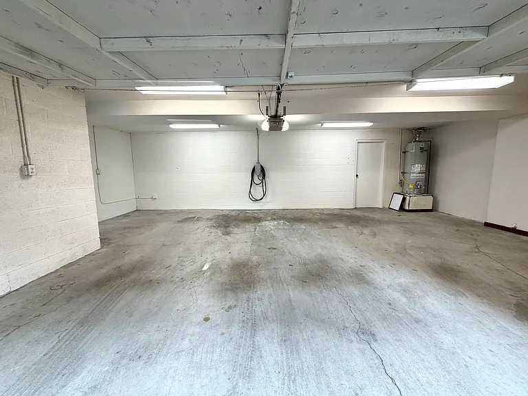 908 W Foothill Blvd #C — Photo 12