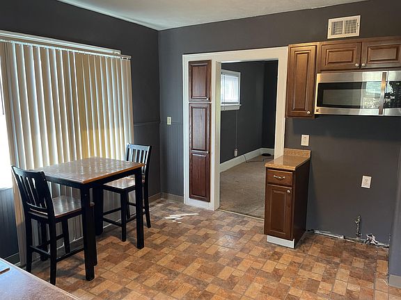 3rd image of 14604 Edgewood Ave #2