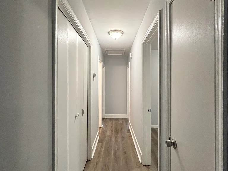 1226 Montgomery Ave — Photo 8