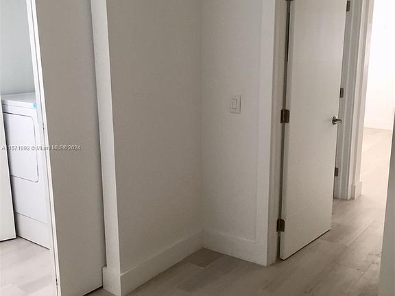 5th image of 920 Euclid Ave APT 5