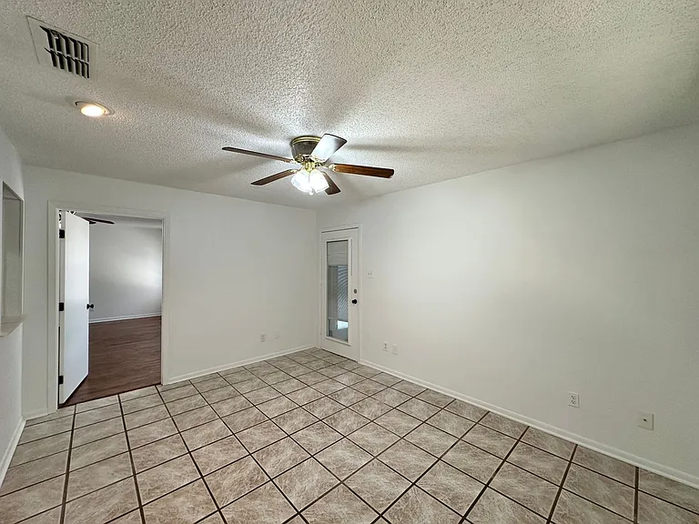 2003 Cedarview Dr — Photo 14