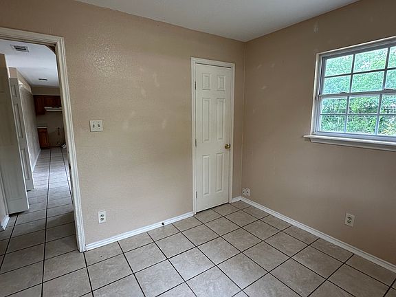 5th image of 135 Fair Valley #1