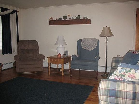 3rd image of 100 Hazeltine Ave