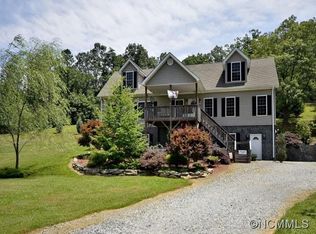 1541 Battle Creek Rd, Horse Shoe, NC 28742