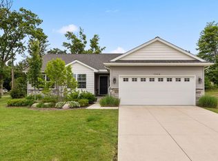 7990 Jordan Dr, Waterford, MI 48327