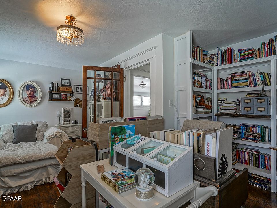 548 Summit Ave, Crookston, MN 56716 Zillow