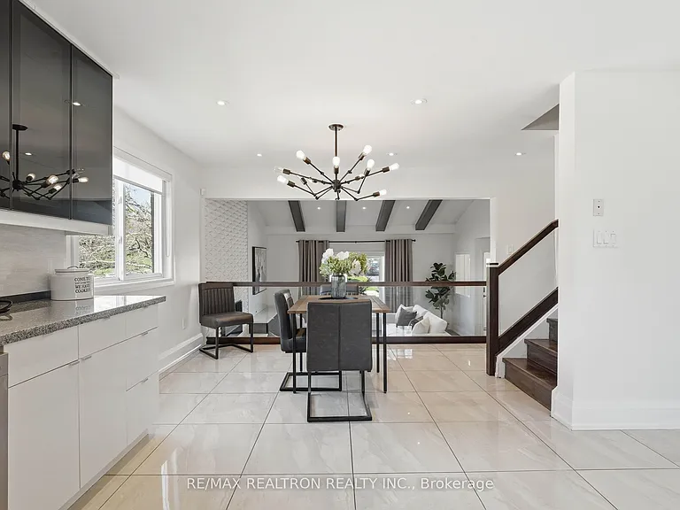 117 Cardinal Cres #UPPER — Photo 8