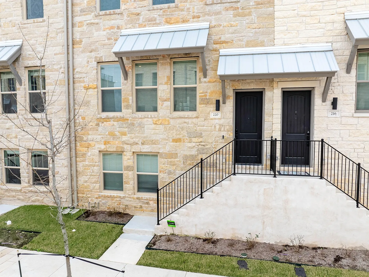 3 bed, 3.5 bath, 3784 sqft, $6,750 — Photo 4