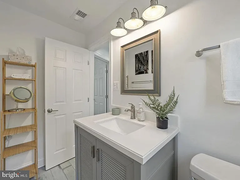 2605 Arcola Ave — Photo 20