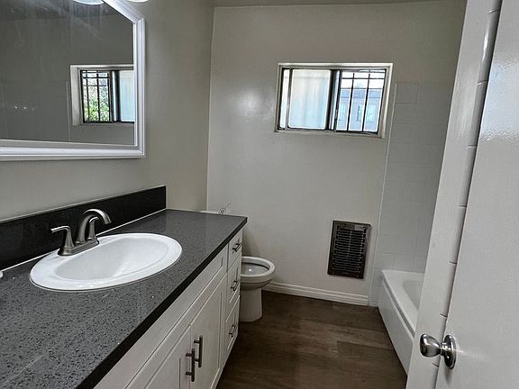 3rd image of 537 S Wilton Pl APT 103