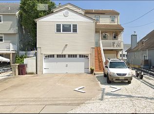 72 Carlyle Dr, Bayville, NJ 08721