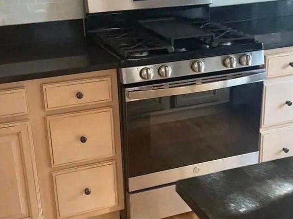 4th image of 103 Bogard St APT A