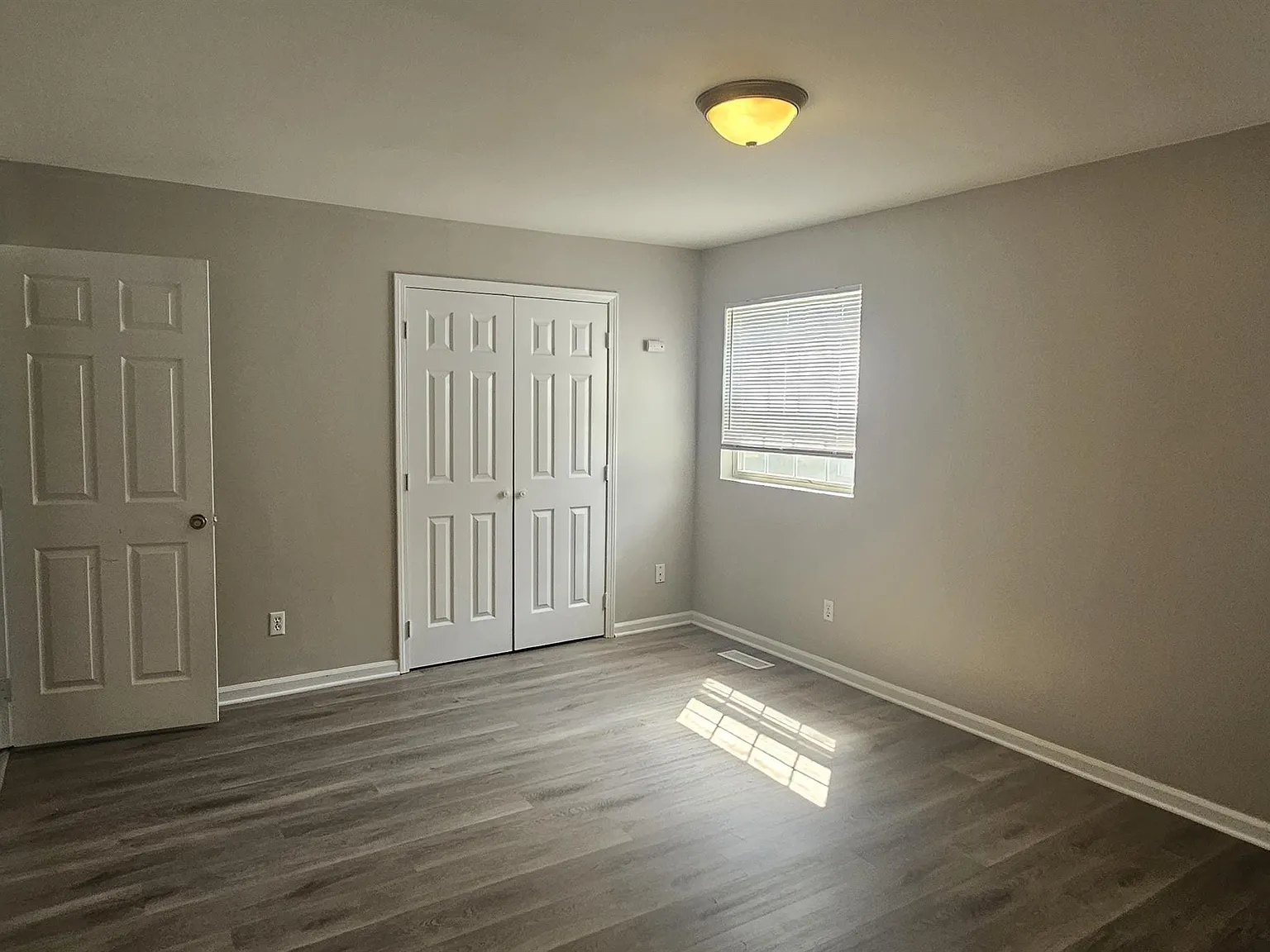 417 E Moore Street - 1 — Photo 2