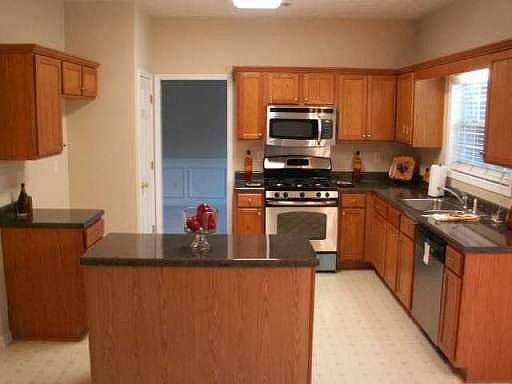 2nd image of 470 Ballyshannon Dr
