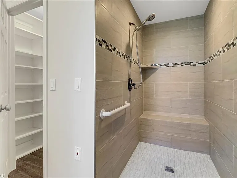 4472 Beechwood Lake Dr — Photo 14