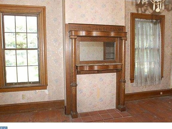 3rd image of 130 Michael Ln