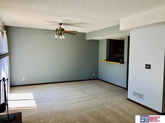 4th image of 208 N 75th Ct