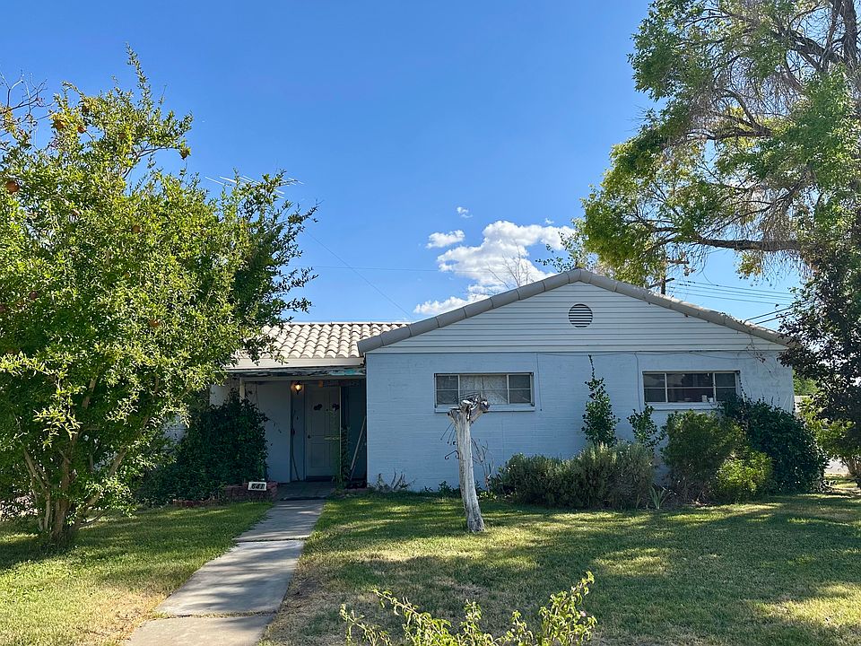 Front view of house.