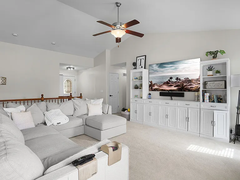 814 Cone Flower Dr — Photo 13