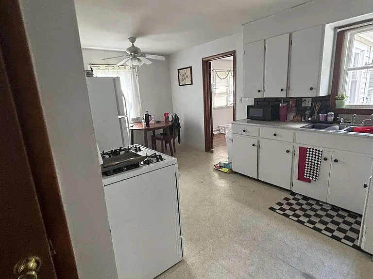 430 Middlebury Rd — Photo 4