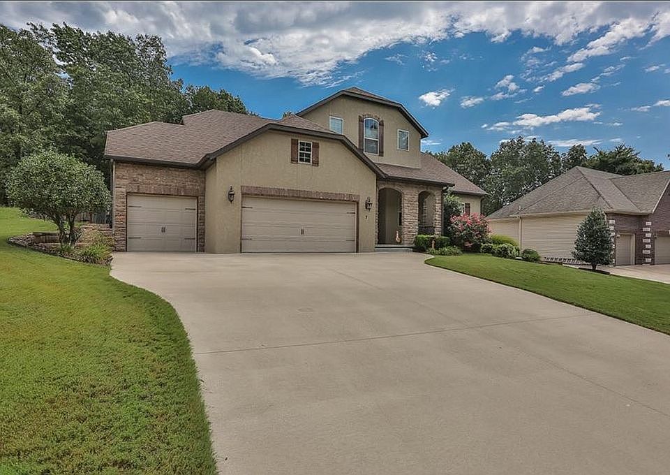 1st image of 7 Constance Cir