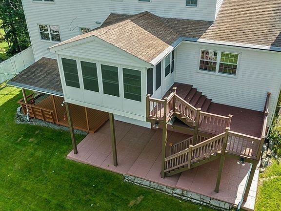 5th image of 1704 Campus Dr