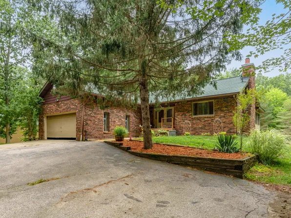 5864 51 1/2 St, Grand Junction, MI 49056